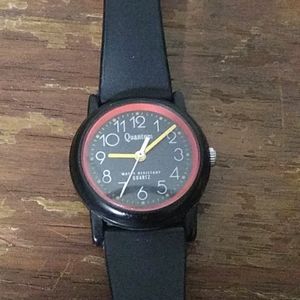 Vintage women’s Quantum Quartz Water Resistant Watch